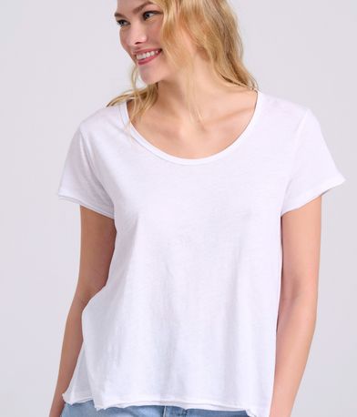 Γυναικείο t-shirt με στρογγυλή λαιμόκοψη - The essentials