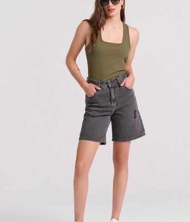Γυναικεία loose fit garment dyed τζιν βερμούδα