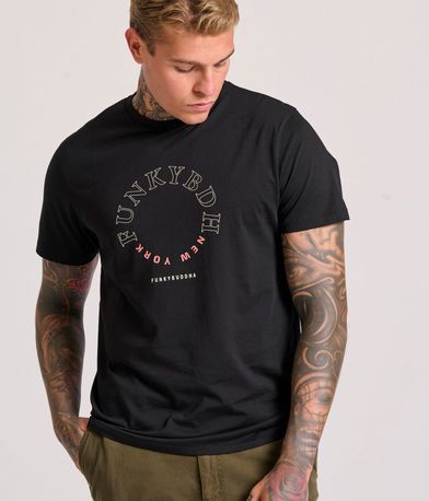T-shirt με graphic τύπωμα στο στήθος