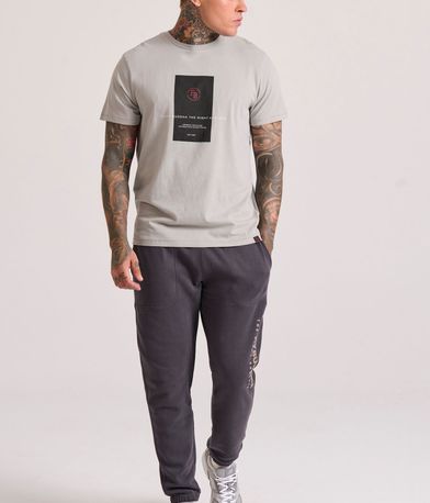 T-shirt με frame τύπωμα στο στήθος