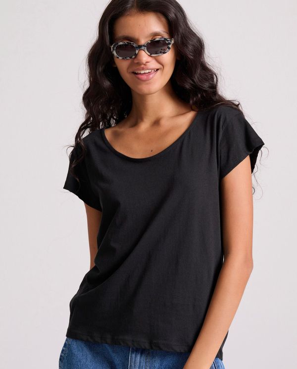 Βαμβακερό t-shirt με στρογγυλή λαιμόκοψη