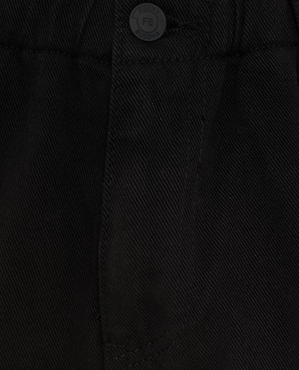 Baggy garment dyed τζιν σορτς με φθορές