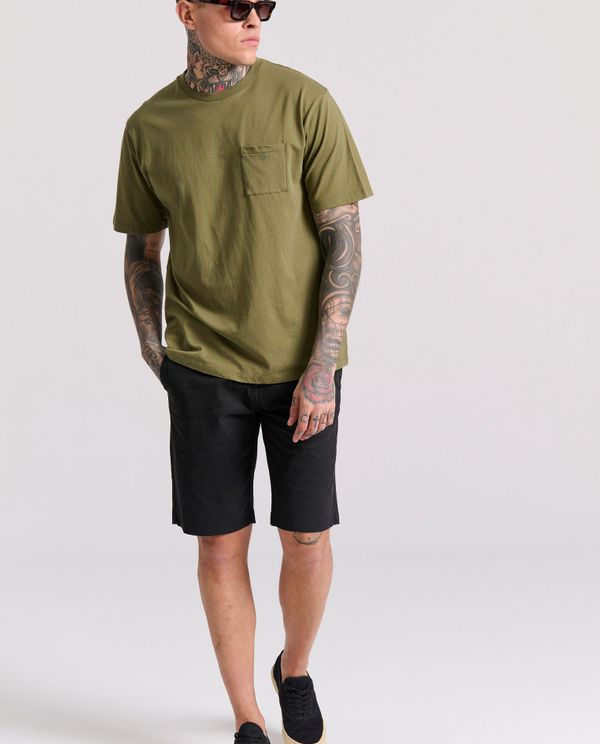 Relaxed fit t-shirt με τσέπη στο στήθος