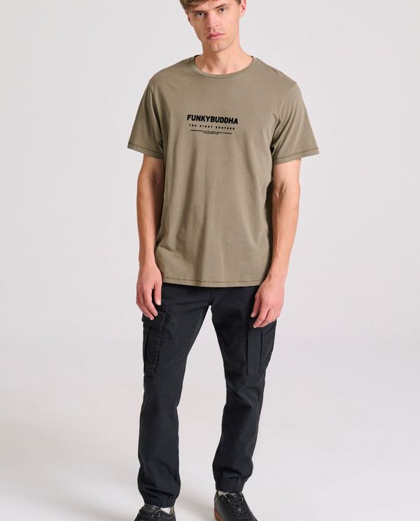 T-shirt με flock artwork τύπωμα