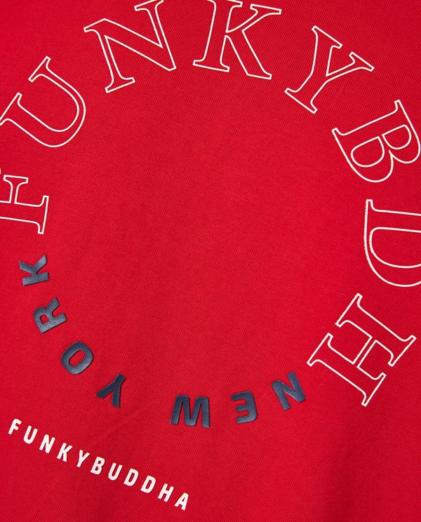 T-shirt με graphic τύπωμα στο στήθος