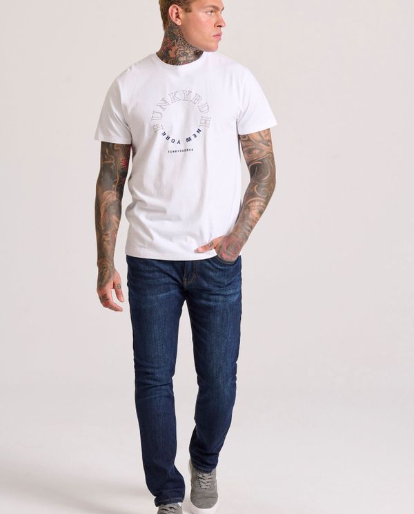 T-shirt με graphic τύπωμα στο στήθος