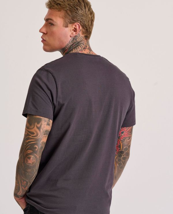 T-shirt με frame τύπωμα στο στήθος