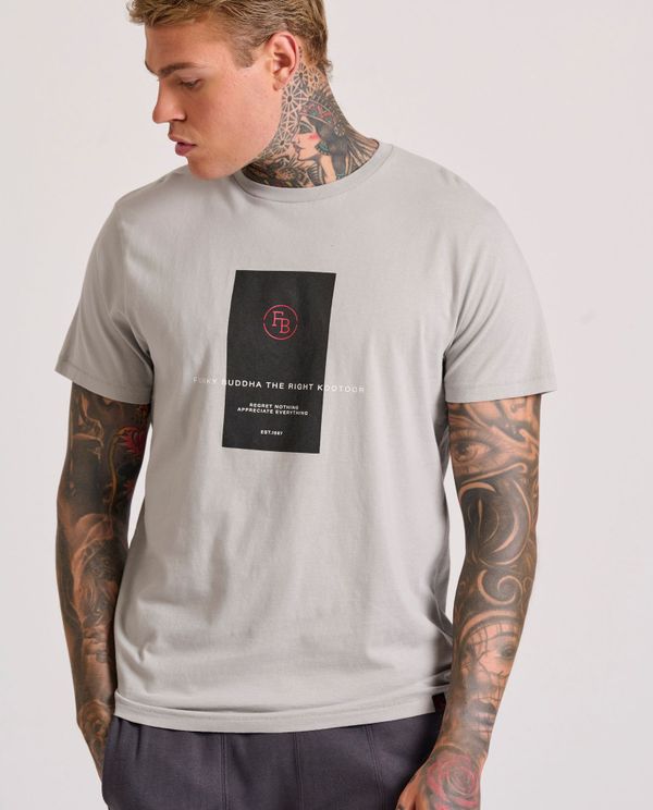 T-shirt με frame τύπωμα στο στήθος