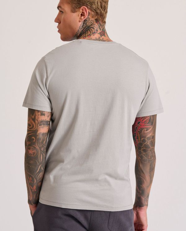 T-shirt με frame τύπωμα στο στήθος