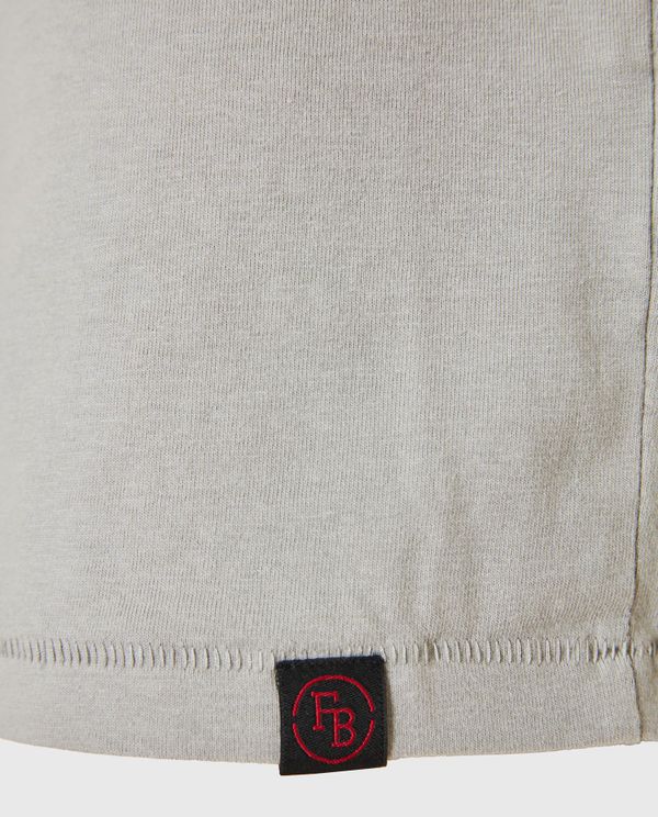 T-shirt με frame τύπωμα στο στήθος