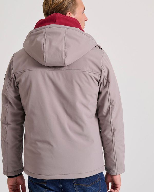 Softshell μπουφάν με ελαφριά επένδυση και κουκούλα