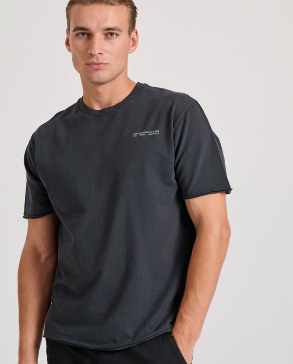 Relaxed fit t-shirt με graphic τύπωμα στην πλάτη