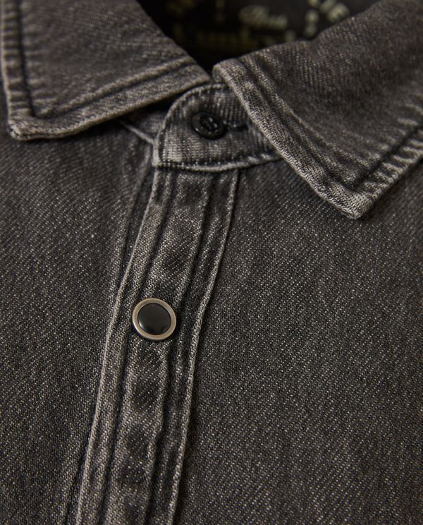 Ανδρικό denim πουκάμισο με washed effects