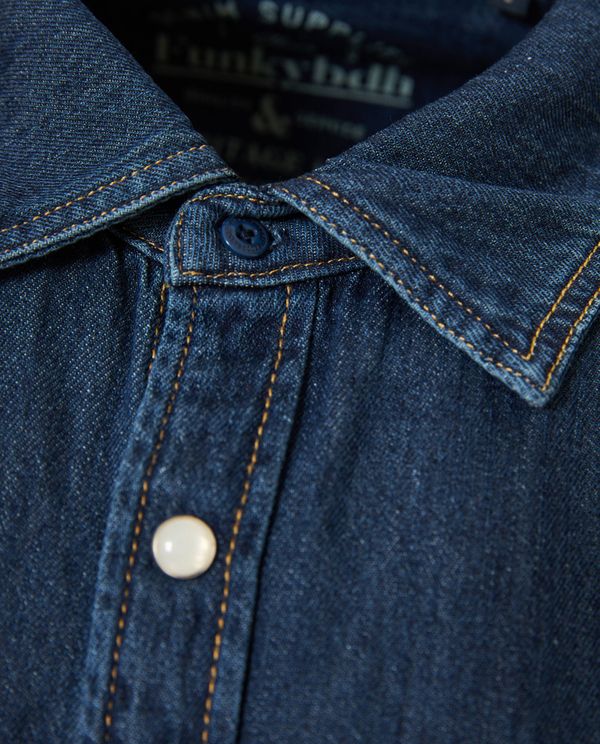 Ανδρικό denim πουκάμισο με τσέπες στο στήθος