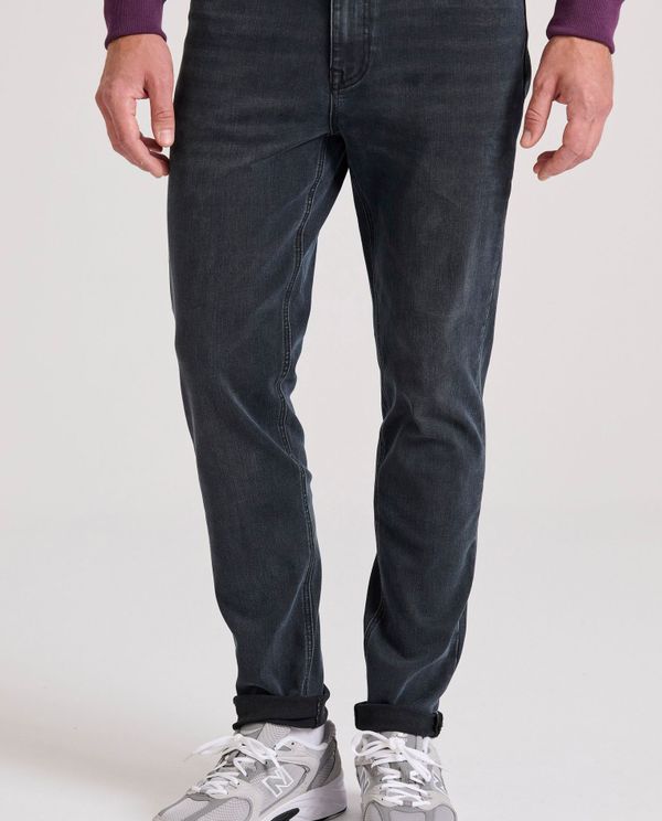 Slim fit τζιν παντελόνι με ελαφρύ ξεθώριασμα
