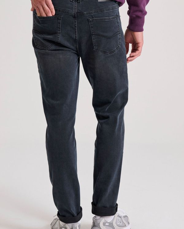 Slim fit τζιν παντελόνι με ελαφρύ ξεθώριασμα
