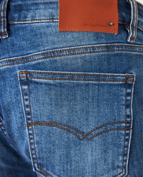 Straight fit τζιν παντελόνι με whisker details